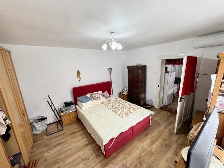 Casă cu 2 camere cu Teren 868 Mp în Arpașu de Sus