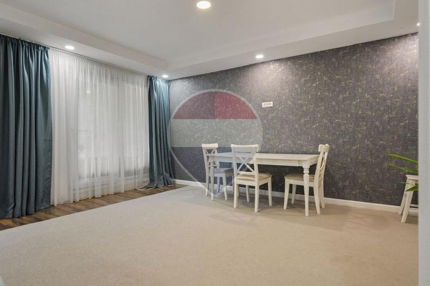 Duplex cu 4 camere cu Piscina în Ștefăneștii de Jos