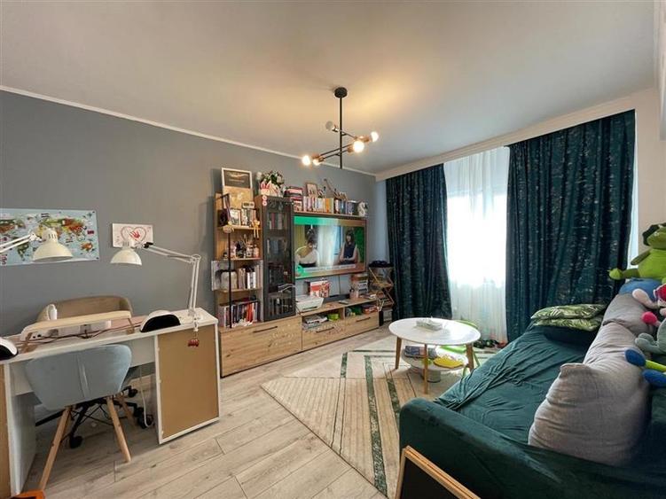Apartament cu 2 camere decomandat, mobilat în Central