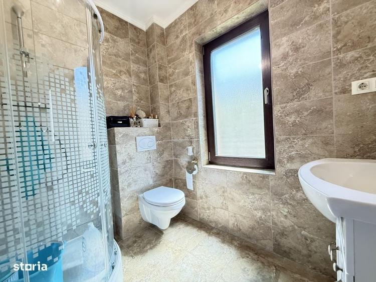 Casă cu 4 camere în Central