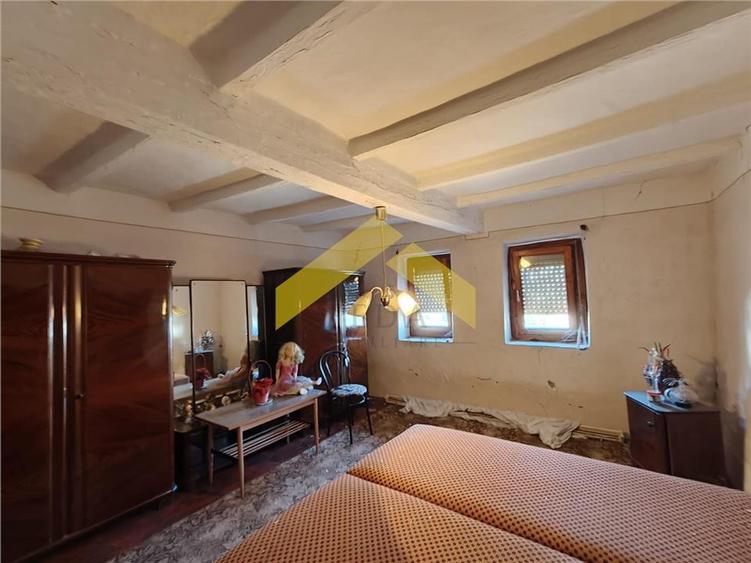 Casă individuală cu 4 camere cu Teren 1400 Mp în Variașu Mic