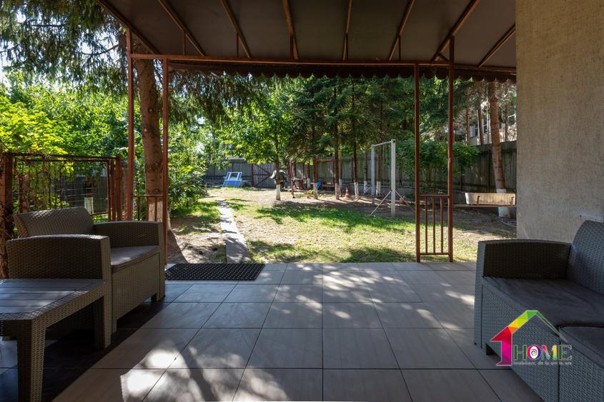 Casă individuală cu 9 camere cu Canalizare în Ultracentral