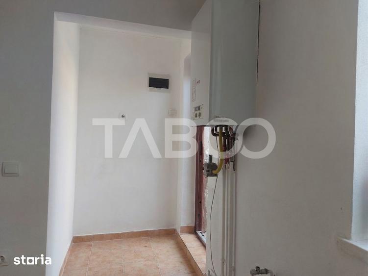 Apartament la curte 35mp 2 camere pivnita gradina str Magurii Cisnadie - 6