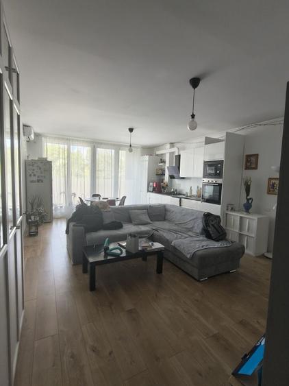 Apartament cu 3 camere decomandat în Băneasa