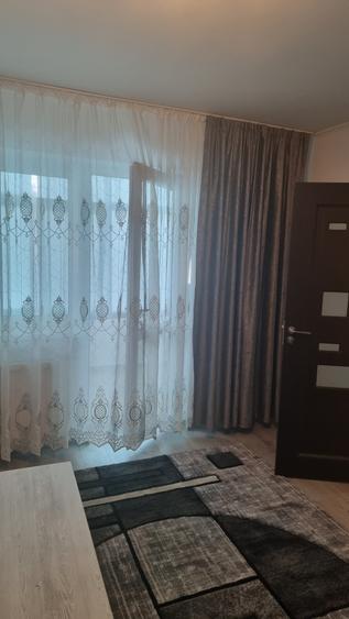 Apartament cu 2 camere semidecomandat, mobilat în Central