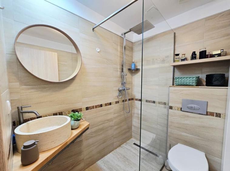 Apartament cu 3 camere semidecomandat în Ștefăneștii de Jos