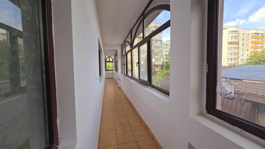 Casă individuală cu 10 camere cu Canalizare în 13 Septembrie