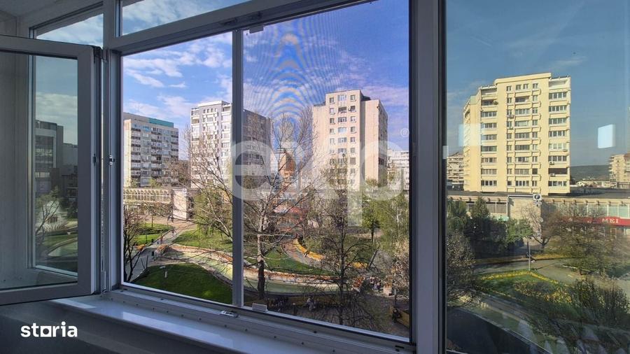 Apartament cu 3 camere decomandat în Ultracentral