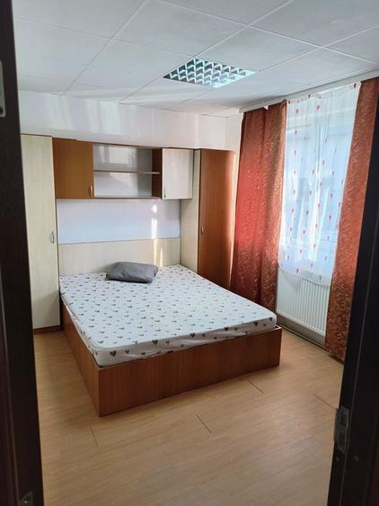 Apartament cu 3 camere decomandat în Năvodari