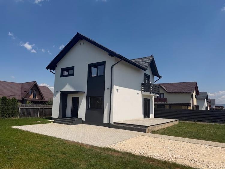 Casă individuală cu 4 camere cu Teren 600 Mp în Tărlungeni