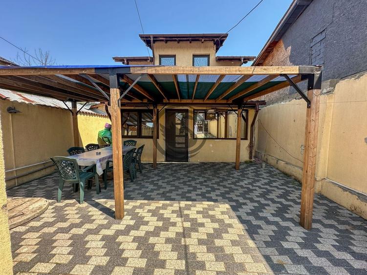 Casă individuală cu 4 camere cu Canalizare în Românești