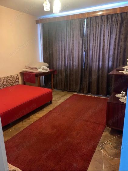 Apartament cu 3 camere decomandat în Crihala