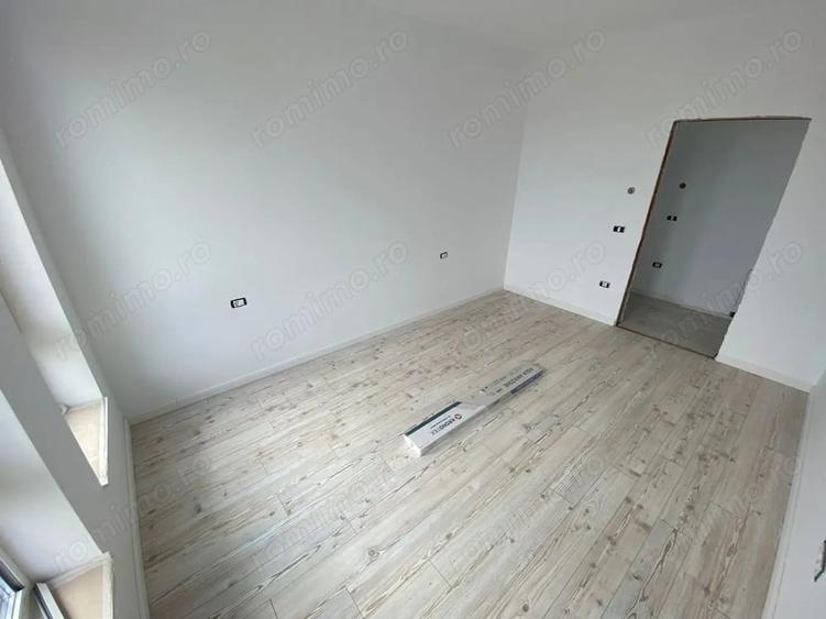 Apartament cu 3 camere semidecomandat în Giroc