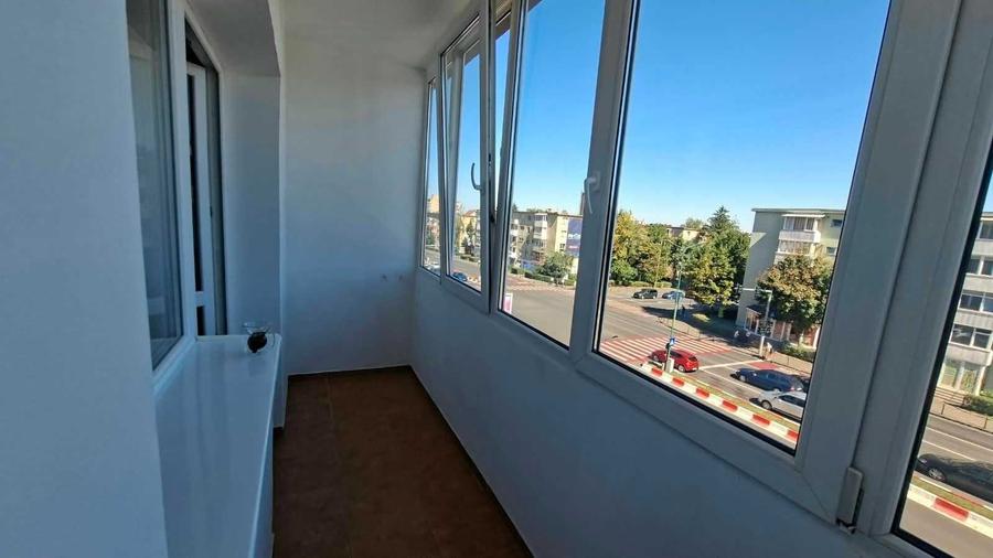 Apartament cu 2 camere decomandat în Calea București