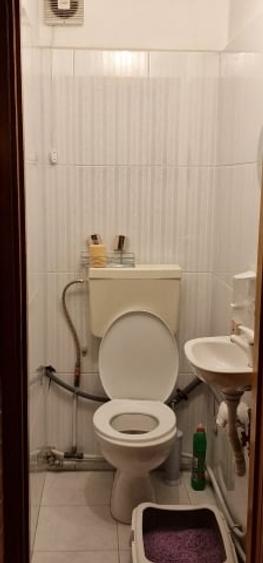 Apartament cu 4 camere decomandat, mobilat în Titan