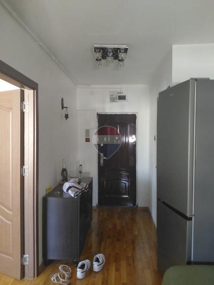 Apartament cu 2 camere semidecomandat, mobilat în Titan