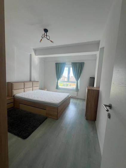 Apartament cu 3 camere decomandat în Otopeni
