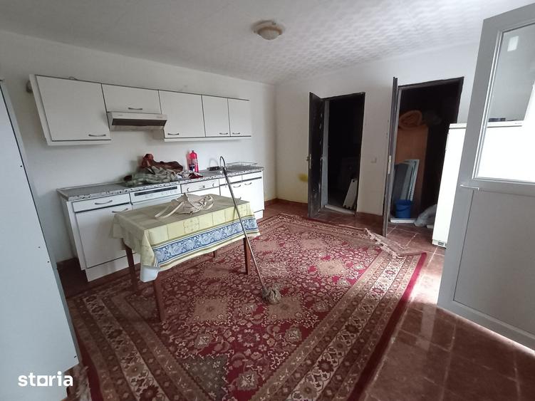 Casă cu 2 camere cu Teren 720 Mp în Cucerdea