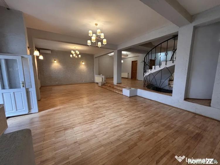 Casă cu 5 camere cu Teren 300 Mp în Calea Călărașilor