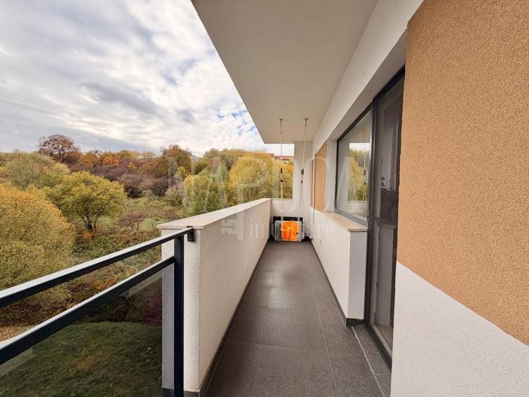 Apartament cu 3 camere semidecomandat în Florești