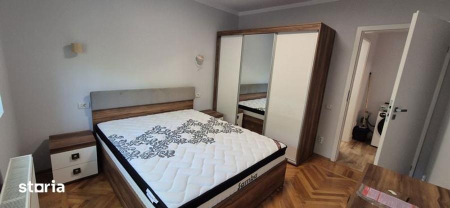 Apartament cu 3 camere semidecomandat în ICIL