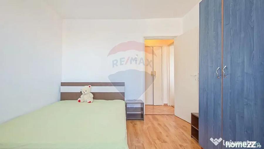 Apartament cu 3 camere semidecomandat în Astra