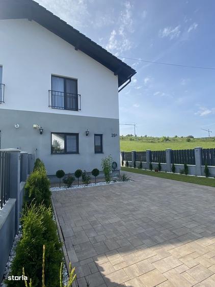 Casă cu 3 camere cu Teren 280 Mp în Livezeni