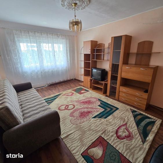 Apartament cu 2 camere decomandat în Cornișa