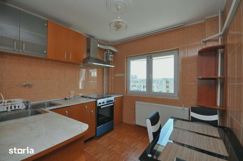 Apartament cu 3 camere decomandat în Drumul Taberei