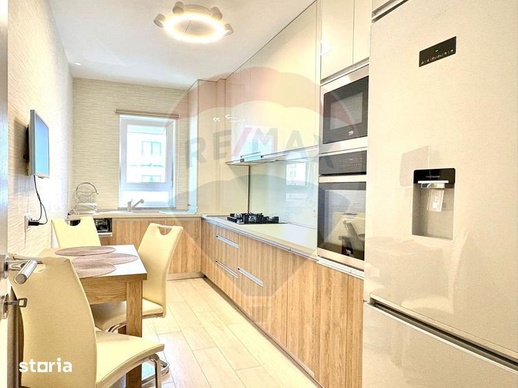 Apartament cu 3 camere decomandat, mobilat în Tractorul