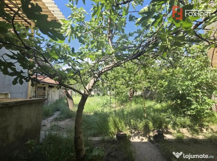 Casă cu 5 camere cu Teren 380 Mp în Funcționarilor