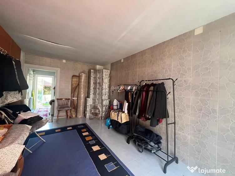 Apartament cu 4 camere nedecomandat în Central