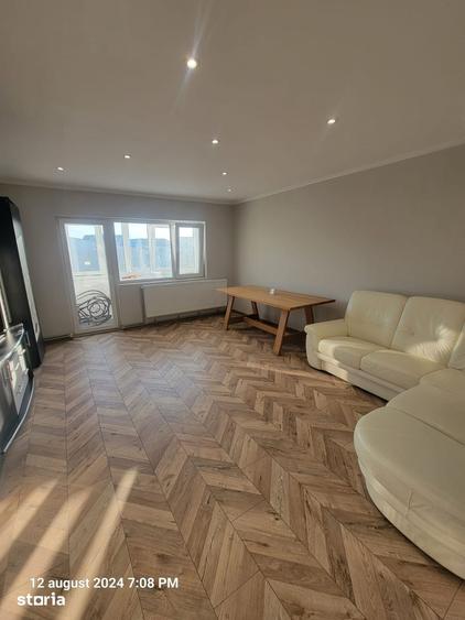 Apartament cu 3 camere decomandat în Micro 3