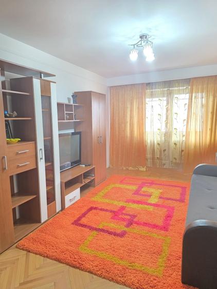 Apartament cu 2 camere decomandat în Buzaului