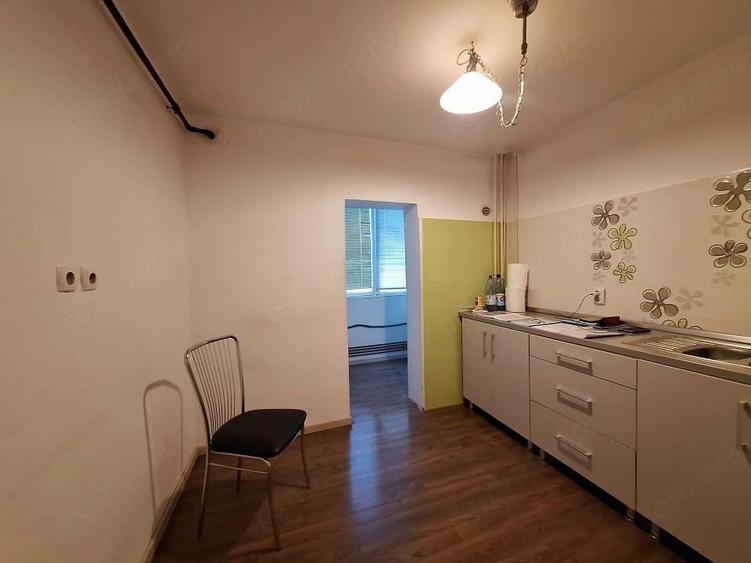 Apartament cu 3 camere decomandat în Dorobanților