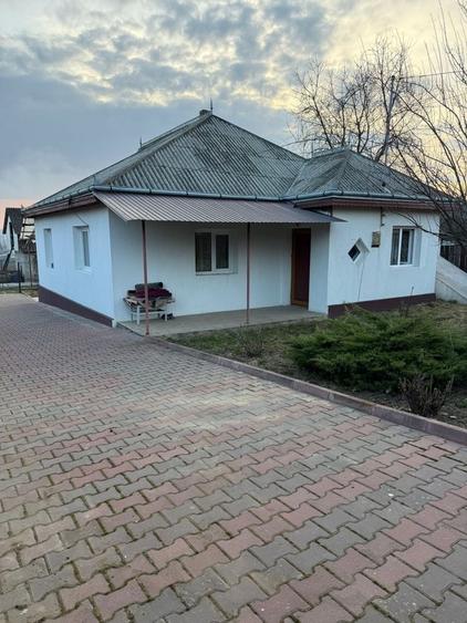 Casă cu 3 camere în Bursuc-Vale