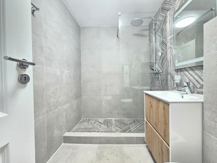Apartament cu 2 camere decomandat, mobilat în Aviației