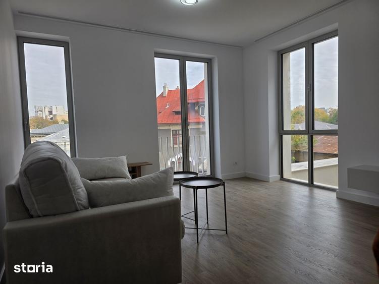 Apartament cu 4 camere în Armeneasca