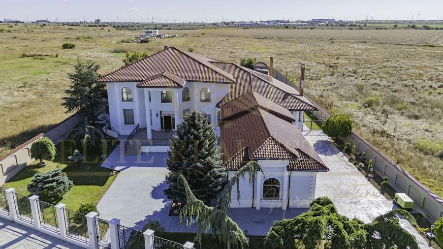 Casă individuală cu 11 camere cu Canalizare în Tomis Plus
