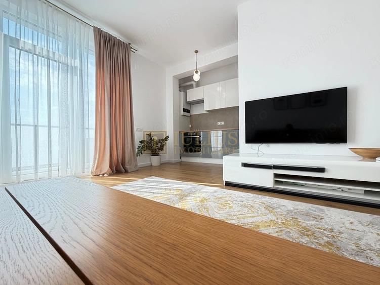 Apartament cu 6 camere decomandat în Central