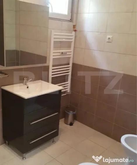 Apartament cu 3 camere decomandat în Ultracentral
