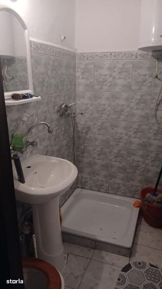 Apartament cu 3 camere în Viziru 1