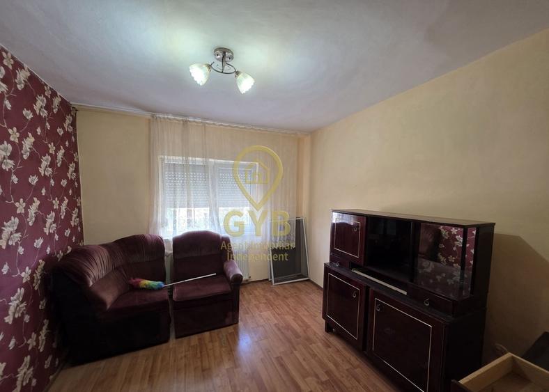 Apartament cu 4 camere decomandat, mobilat în Central