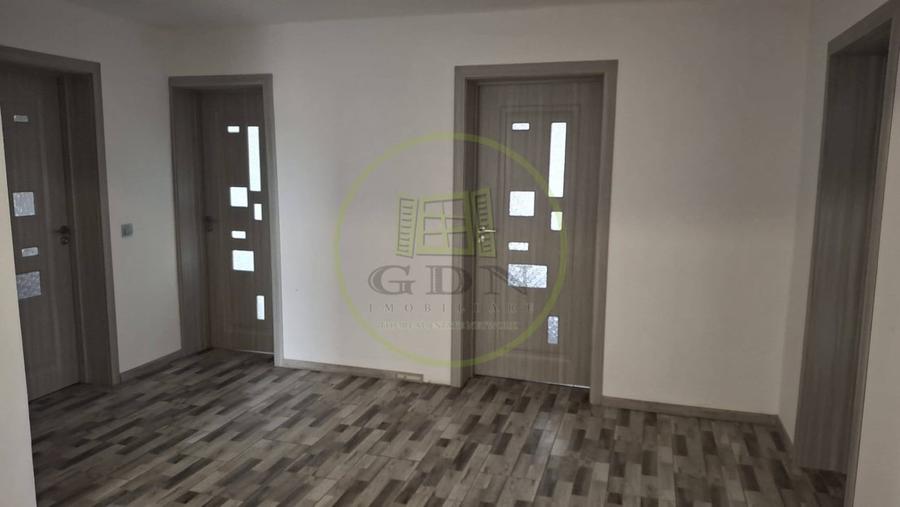 Casă individuală cu 5 camere cu Canalizare în Exterior Nord