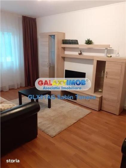 Apartament cu 3 camere decomandat în Calea București