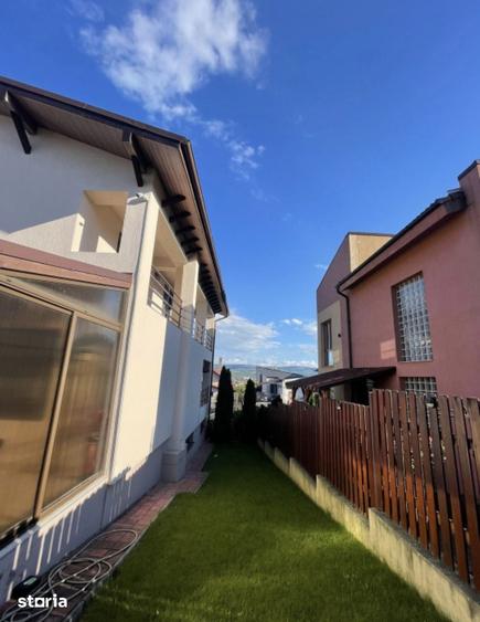 Casă cu 6 camere cu Teren 500 Mp în Central