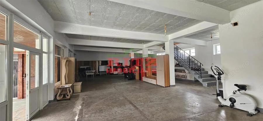 Spațiu comercial, de 250 mp, în Studina
