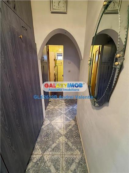 Apartament cu 3 camere semidecomandat, mobilat în Berceni