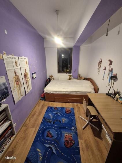 Apartament cu 3 camere decomandat în Tăuți