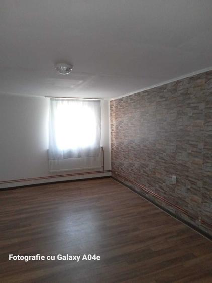 Casă cu 4 camere decomandat în Slănic